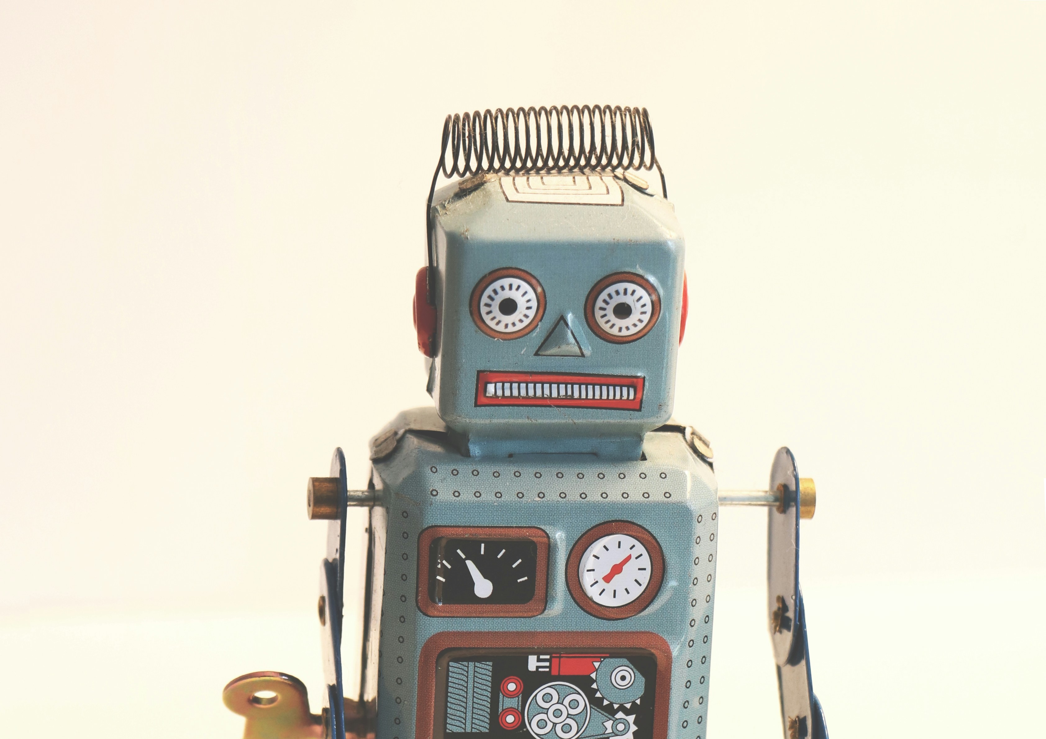 Symbolbild Roboter zur KI-Basisschulung